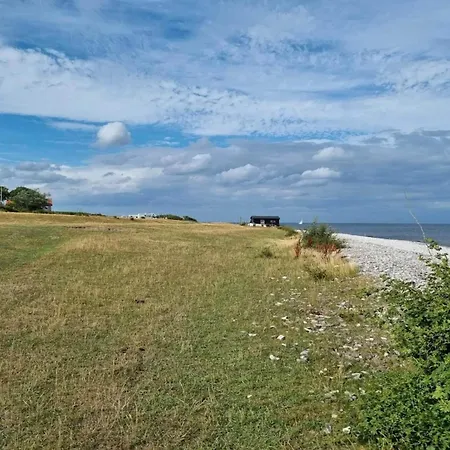 4 Person In Grenaa-by Traum